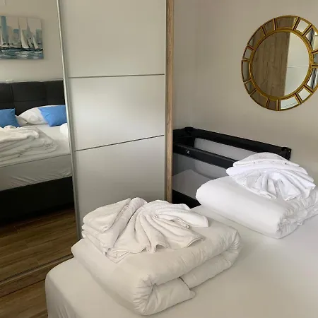 Apartamento Solis Lacus Modern - Private Heated Pool - Air Conditioning -smart Tv - Free Parking