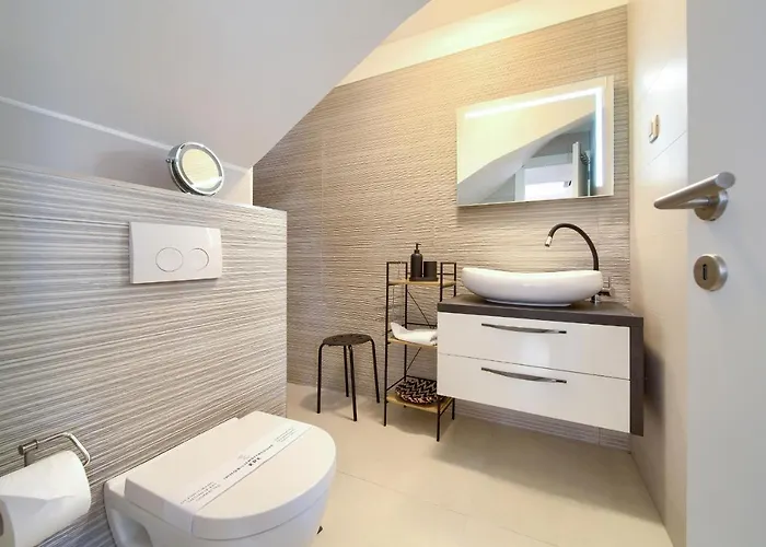 Apartmán Villa Solis Lacus Modernes Apartment - Privater Beheizbarer Pool- Klimaanlage - Private Parkplaetze *