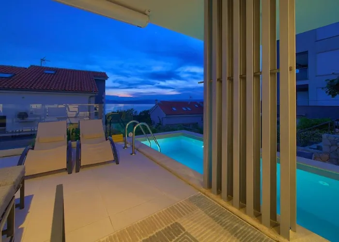 Villa Solis Lacus Modernes Apartment - Privater Beheizbarer Pool- Klimaanlage - Private Parkplaetze Njivice
