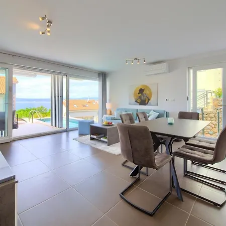 Solis Lacus Modern - Private Heated Pool - Smart Tv Sky X - Free Parking * Njivice