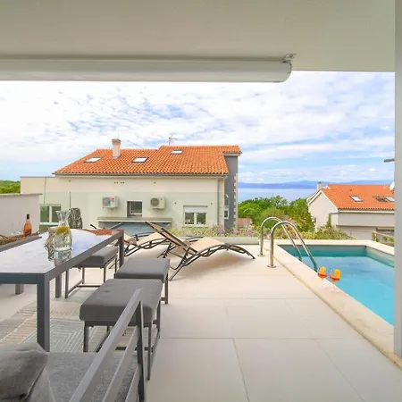 Villa Solis Lacus Modernes Apartment - Privater Beheizbarer Pool- Klimaanlage - Private Parkplaetze Apartman Njivice