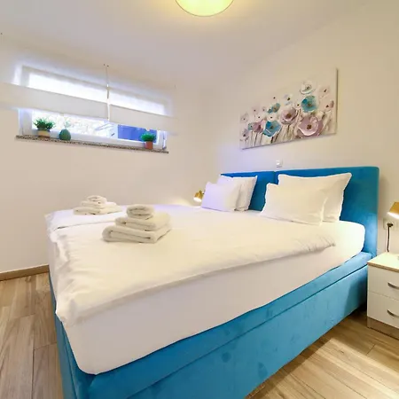 Apartman Solis Lacus Modernes - Privater Beheizbarer Pool- Klimaanlage - Private Parkplaetze