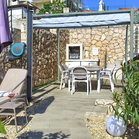 Solis Lacus Modernes - Privater Beheizbarer Pool- Klimaanlage - Private Parkplaetze Apartman *