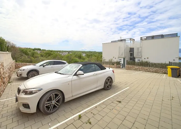 Villa Solis Lacus Modernes Apartment - Privater Beheizbarer Pool- Klimaanlage - Private Parkplaetze Apartament *