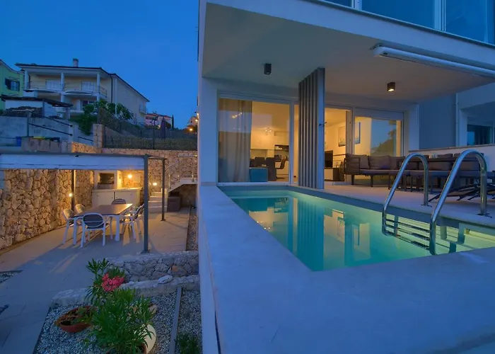 Apartman Villa Solis Lacus Modernes Apartment - Privater Beheizbarer Pool- Klimaanlage - Private Parkplaetze *