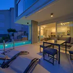 Διαμέρισμα Solis Lacus Modernes - Privater Beheizbarer Pool- Klimaanlage - Private Parkplaetze Njivice