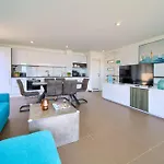 Solis Lacus Modernes - Privater Beheizbarer Pool- Klimaanlage - Private Parkplaetze
