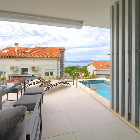 Solis Lacus Modern - Private Heated Pool - Air Conditioning -smart Tv - Free Parking Njivice