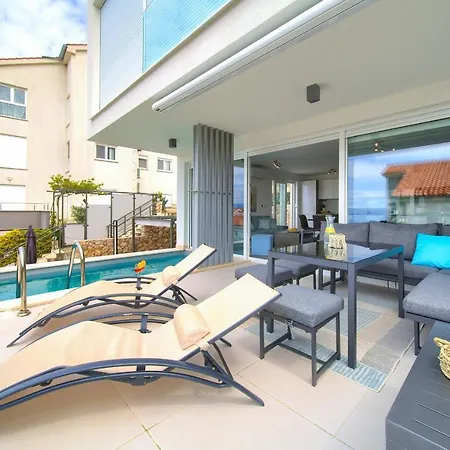 Solis Lacus Modern - Private Heated Pool - Air Conditioning -smart Tv - Free Parking Lägenhet Njivice