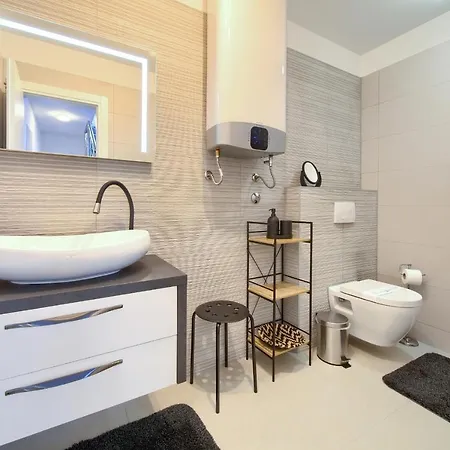Lägenhet Solis Lacus Modern - Private Heated Pool - Air Conditioning -smart Tv - Free Parking Njivice