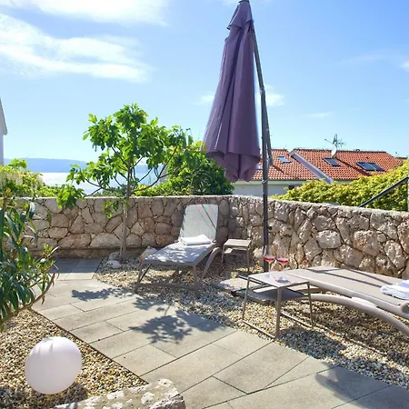 Solis Lacus Modernes - Privater Beheizbarer Pool- Klimaanlage - Private Parkplaetze Daire Njivice