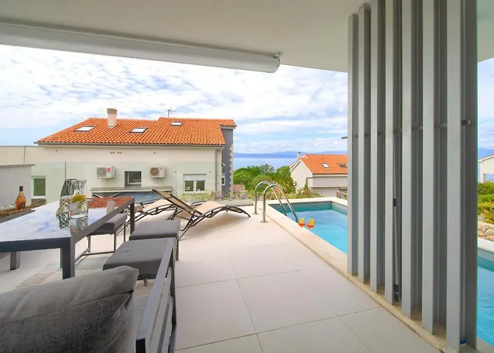 Solis Lacus Modern - Private Heated Pool - Air Conditioning -smart Tv - Free Parking Njivice