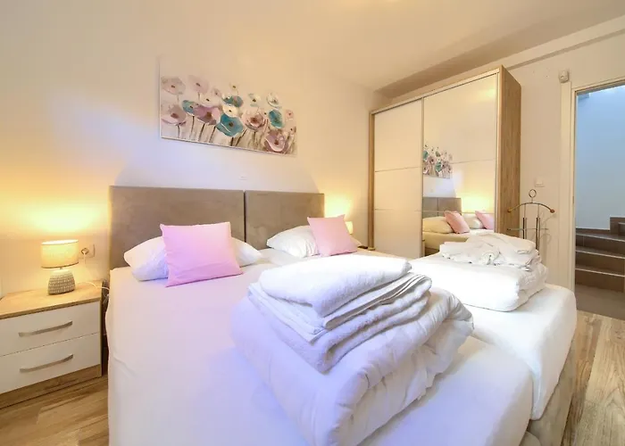 Solis Lacus Modern - Private Heated Pool - Air Conditioning -smart Tv - Free Parking Appartement