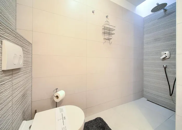 Solis Lacus Modern - Private Heated Pool - Air Conditioning -smart Tv - Free Parking Appartement Njivice