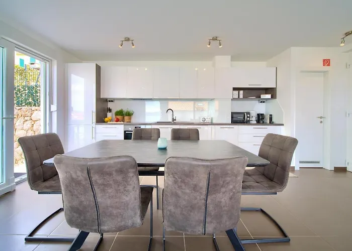Solis Lacus Modern - Private Heated Pool - Air Conditioning -smart Tv - Free Parking Appartement Njivice