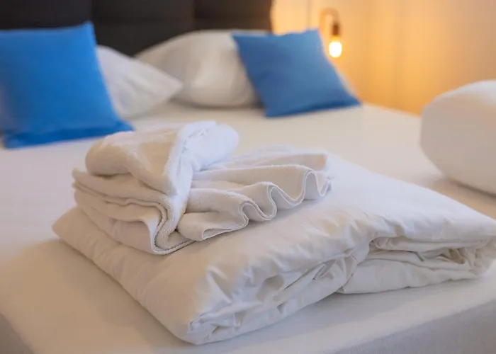 Solis Lacus Modern - Private Heated Pool - Air Conditioning -smart Tv - Free Parking * Njivice