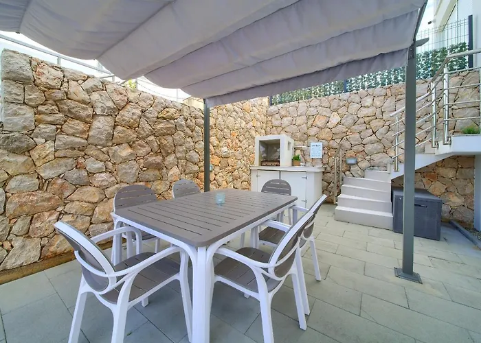 Solis Lacus Modern - Private Heated Pool - Air Conditioning -smart Tv - Free Parking Appartement *